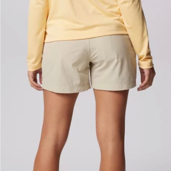 Columbia Women’s PFG Tan Outdoor Shorts Size Small - Picture 2 of 9